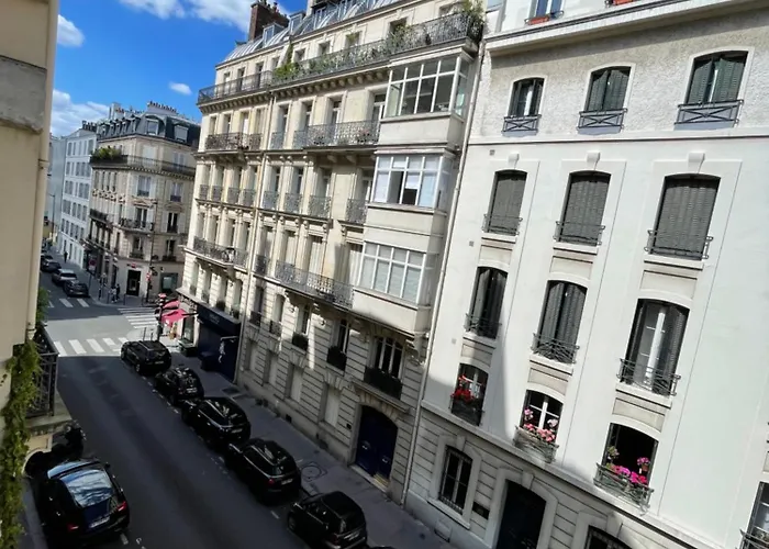 Apparemment Au Coeur De Paris